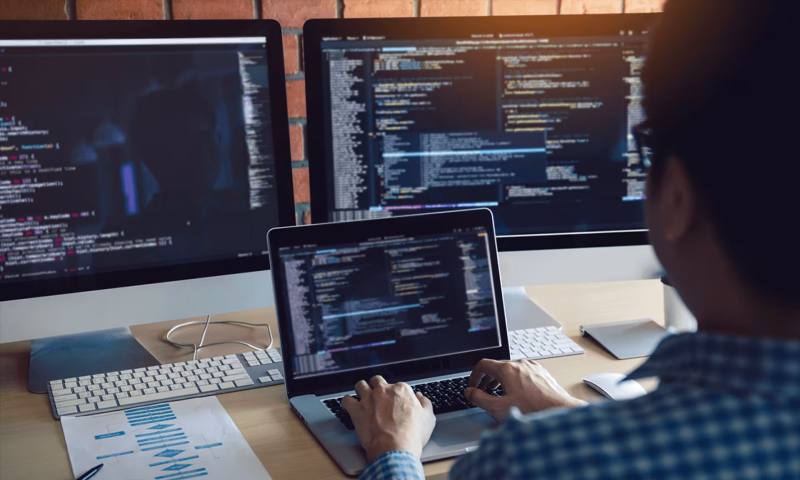 数据科学选型：R与Python如何赋能桥西区网站建设？